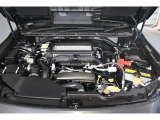 1.8L水平対向直噴ターボエンジンを搭載したモデルの型式です。力強い加速と高い走行安定性を両立している点が大きな特徴です。