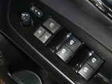 電動格納式ドアミラー・パワーウインドウを装備しています。