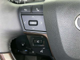 ステアリングスイッチ装備!運転しながら手元でオーディオの操作などができます。
