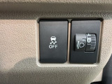 横滑り防止装置がついています。いざという時に安心ですね。
