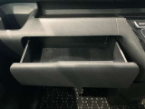 薄型のティッシュBOXなどが収納出来ます。小物入れとしても使えるので便利です。