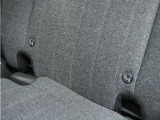 ◆ISOFIX◆シートベルトいらずでチャイルドシートと固定金具を連結するだけでガッチリ固定できます。