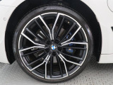 BMWならではの卓越した走りを支えるホイールと足回りです!