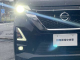 夜間走行の様々な局面に向けて、LEDヘッドランプで視認性をしっかり確保☆ハロゲンヘッドランプのおおよそ2倍の光量で、広範囲に明るくドライバーをサポートしてくれます。