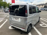 プライバシーガラスなので、中の荷物やプライバシーも保たれます。