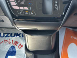 手に馴染みやすいシフトレバーです♪