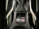 電動パーキングブレーキ&ブレーキホールド☆HOLDスイッチを押しシステムONの状態にしておくことで渋滞や信号待ちなどでブレーキを踏んで停止した時保持してくれる。