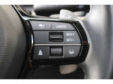 安全運転支援システムHonda SENSINGを搭載。衝突軽減ブレーキや、誤発進抑制機能、アダプティブクルーズコントロール、車線維持など複数の先進技術で安心・快適なドライブをサポートします。