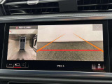●360度カメラ『車両の4つのカメラから得た映像を合成し、上空から眺めているような映像をモニターに映し出します。車両周辺の歩行者や障害物などの発見に役立ちます。』