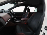大きく開くドアでスムーズな乗降ができます。