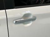 品質へのこだわり!フロアマットやシートなど車内をキレイに清掃し、ニオイや汚れなどを徹底的にクリーニングしてもらっております。室内はピカピカです☆