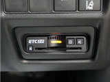 スマートインターチェンジを利用するに必須なETC車載器も付いています。あとはETCカードを差していただくだけで、煩わしい料金所でのお支払いも不要となります。