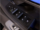 当社BMW認定中古車は全車保証付きでございます。また保証料金や整備費用はお見積書内の諸費用・税金に追加計上する事はございません。認定中古車保証付きのお支払総額でお見積りご依頼の上、他店とお比べください