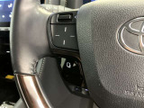 ナビゲーションに視線を移さず、ハンドルから手を離さず、運転に集中したまま手元でオーディオ操作できます♪