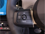 アクティブクルーズコントロールは前車追随機能付きで、快適かつ安全にドライブできます。