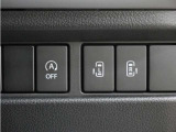 両側パワースライドドア付き!車内・車外のドアハンドルはもちろん、運転席スイッチやリモコンキーからも開閉できるので、大変便利な装備です!