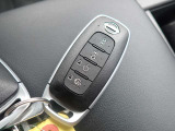 プロパイロットリモートパーキングが装備された車両ですのでリモコンで操作していただくだけで車両を動かす事が可能です♪