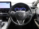 各操作スイッチなどもハンドルから手を放すことなく操作可能で安全運転に支援いたします!