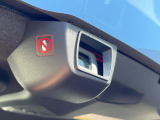 【アイサイト】前方の車両等を検知し、衝突しそうな時は警報で注意を促し、ブレーキを踏む力をサポート。ブレーキを踏めなかった場合は衝突被害軽減ブレーキが作動、衝突回避をサポートします。