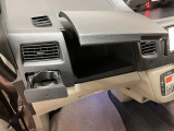 豊富な収納スペースで車内をスッキリお使いいただけますよ♪