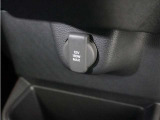 ◆12V電源ソケット◆スマートフォンの充電等にも便利な電源ソケット!使いやすい場所に装備されています。