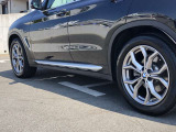 車両の詳細、ご質問につきましては、営業スタッフまでお気軽にご連絡下さいませ。遠方のお客様には実車の詳細動画送信も承ります。お問合せをお待ち致しております。
