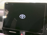【純正10.5インチナビ】高級感とインパクトのある大画面ナビを装備。各種オーディオ操作はもちろん、スマホ連携もできる利便性の高いナビです♪