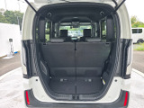 開口部が広く、荷物の積み降ろしもスムーズ。日常のお買い物からレジャーまでしっかり対応できるラゲッジスペースです。