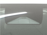 ◆Honda SENSING◆ カメラ等装置で精度の高い検知能力を発揮、安全運転を支援します。ステアリング上のコントローラーに注目!