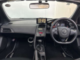 屋上展示場に常に50台以上の車両をご用意!お気に入りの1台が見つかるかも!?