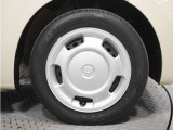 ◆純正ホイール装着車◆シンプルなデザインのホイールキャップ付きです。