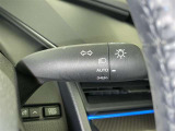 【オートライト】車外の明るさに応じて自動的にライトの点灯・消灯をしてくれます
