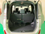 開口部を広くとり、荷物の積み下ろしが楽々★インサイドグリップにより、バックドアを閉めるときもスムーズ★