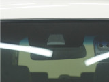 ◆Honda SENSING◆ カメラ等装置で精度の高い検知能力を発揮、安全運転を支援します。ステアリング上のコントローラーに注目!