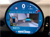 MINIのメーターパネルは円をコンセプトにデザインされております。おしゃれで愛嬌のあるMINI独自のデザインに惹かれる方は数多くいらっしゃいます。