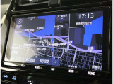 純正ナビを装備。タッチパネル式で使いやすく、お出かけもラクラクです。