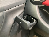 品質へのこだわり!フロアマットやシートなど車内をキレイに清掃し、ニオイや汚れなどを徹底的にクリーニングしてもらっております。室内はピカピカです☆