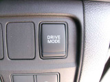 e-POWER Drive S(Smart)モード,e-POWERDrive ECOモード,NORMALモード。普段の運転ではECOモード、軽快な加速とECOを両立したいときはS(Smart)モードをおすすめします。