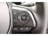 レーダークルーズコントロール(全車速追従機能付)付きです。車速に応じて追従支援してくれるので、ロングドライブも快適です。詳細は販売店スタッフまでおたずねください。