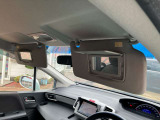 運転席&助手席バニティミラー付きサンバイザー