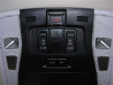 スマートキーや運転席のスイッチで後席両側スライドドアの開閉が可能♪電動だから力を入れてドアを開ける必要が無く、小さなお子様でも簡単に開け閉めでき快適です♪