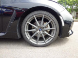 215/40R18
