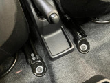 品質へのこだわり!フロアマットやシートなど車内をキレイに清掃し、ニオイや汚れなどを徹底的にクリーニングしてもらっております。室内はピカピカです☆