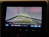 バックカメラ搭載です!車庫入れが苦手な人はもちろん、車両感覚に自信がある人にもお勧めです!見えない箇所が見えるようになるので、低い障害物や隠れてしまっている子供の存在等にも気付く事が出来ます。
