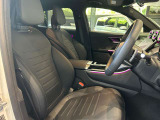 メルセデス・ベンツの定める厳しい基準をクリアしたお車のみをご案内させて頂きます。納車前整備はメーカー規定に基づき100項目以上にも及ぶ点検を熟練のメカニックによって行いご納車させて頂きます。