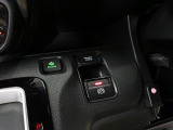 【電子制御パーキング+ブレーキホールド】便利なスイッチ式のサイドブレーキ!停車中にブレーキペダルを踏み続けなくても自動的にブレーキを保持する機能も搭載♪