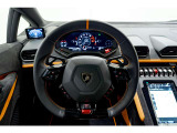Orange CCB brakes calipersMatt Black Roof rails Style package - Grigio Titans mattSport seats (bi-shell) Cupholder and Smoker package (Apple CarPlay & Android Auto)Rear view camera