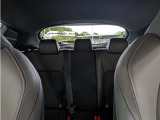 「中古車ハイブリッド保証」付き。ハイブリッド機構を無償で保証します。保証期間は、初度登録年月から10年目まで、またはロングラン保証が終わってから3年間。ただし累計走行距離が20万km以内です。