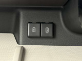 USB端子が2つ差し込めるようになっています!ケーブルを接続することで車内でスマートフォン等の充電が可能に!