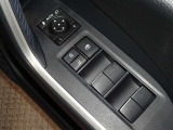 電動格納式ドアミラー・パワーウインドウを装備しています。